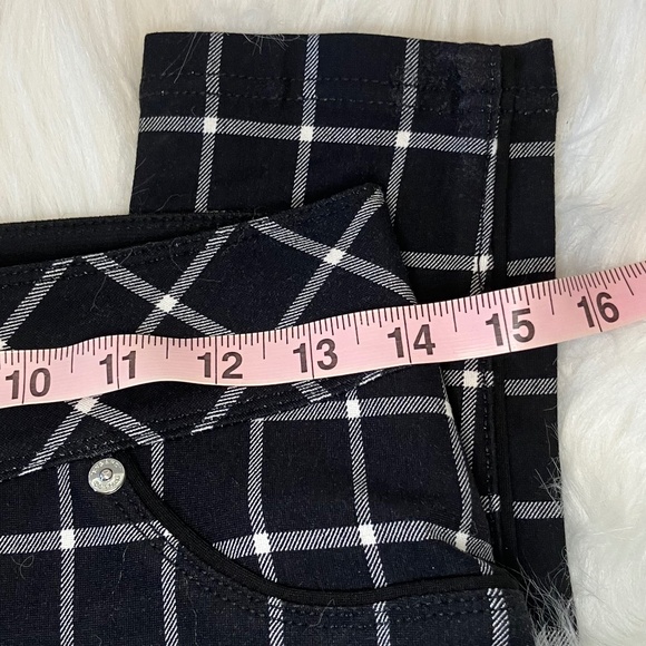 NWOT Black & White Nygard Luxe Slims Jegging Jean - Picture 9 of 11